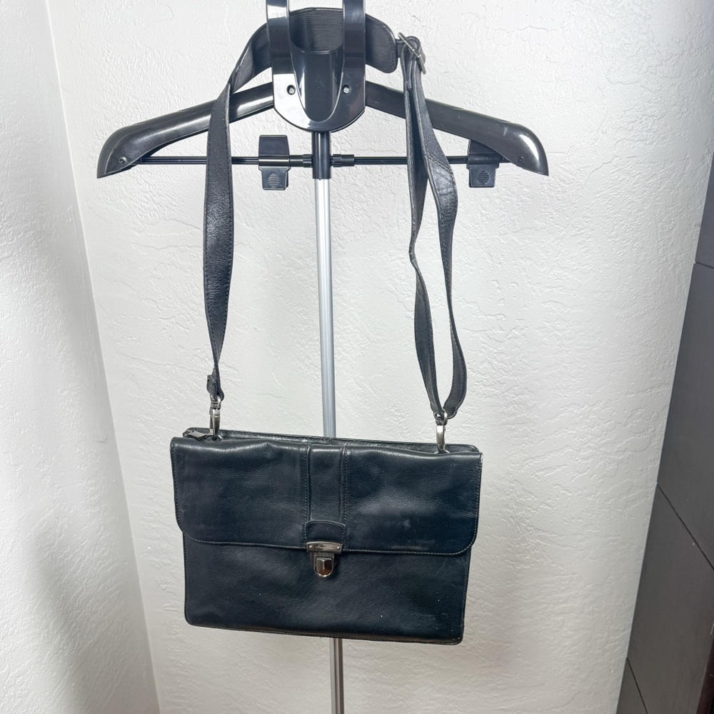 Kenneth Cole New York Black Leather Crossbody Messenger Bag Briefcase